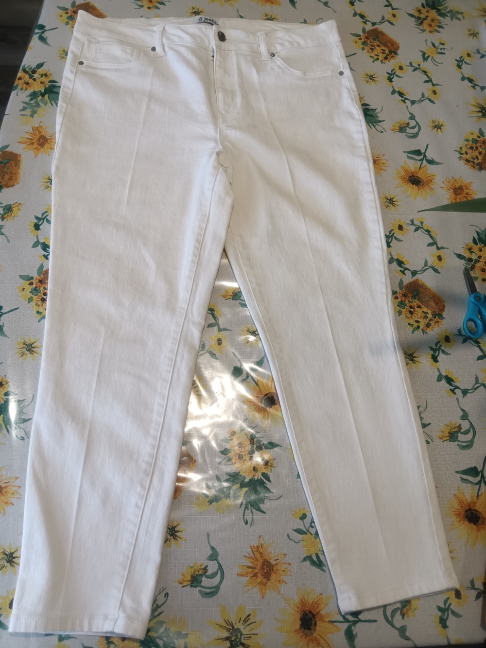 White Women's Stretch Jeans - Classic Slim Fit